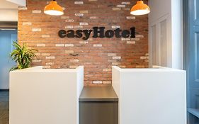 Easyhotel Victoria
